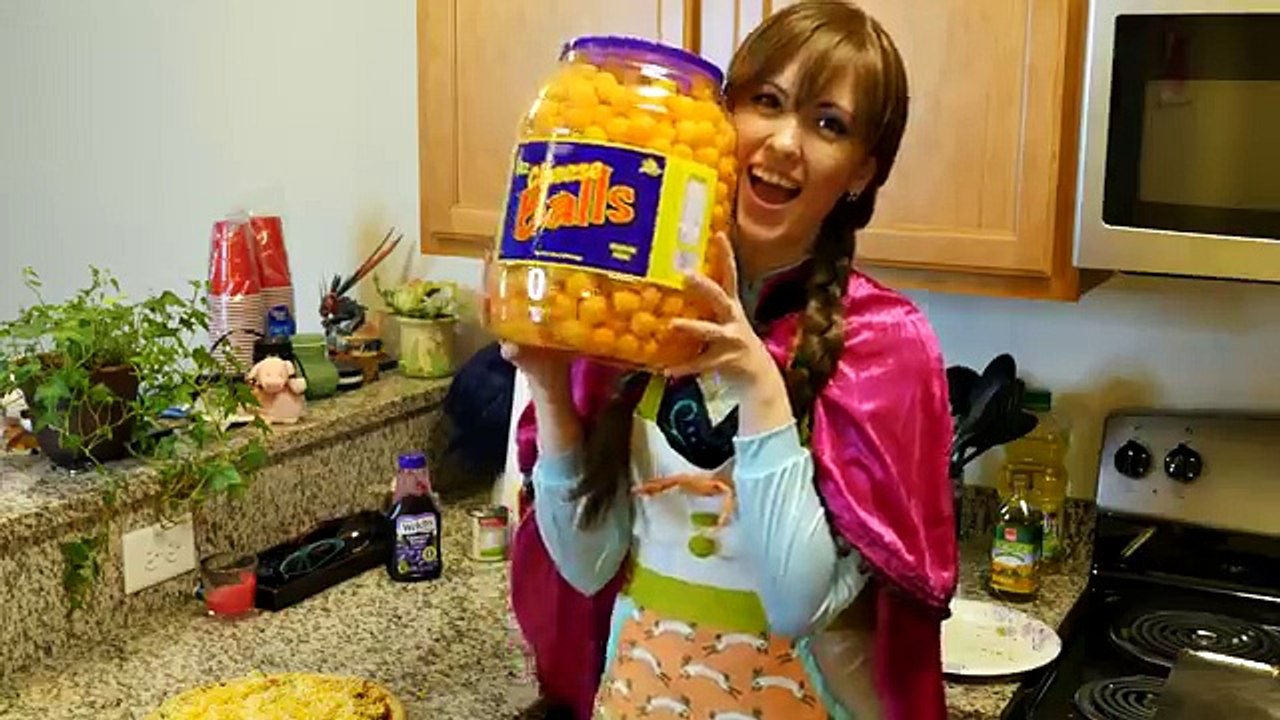 Disney Frozen Princess Anna Bakes a Weird Pizza | Disney Princesses In Real Life with DCTC