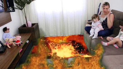 DESAFIO O CHAO É LAVA SALVAMOS A PEPPA PIG BABY ALIVE E BEBÊ REBORN THE FLOOR IS LAVA