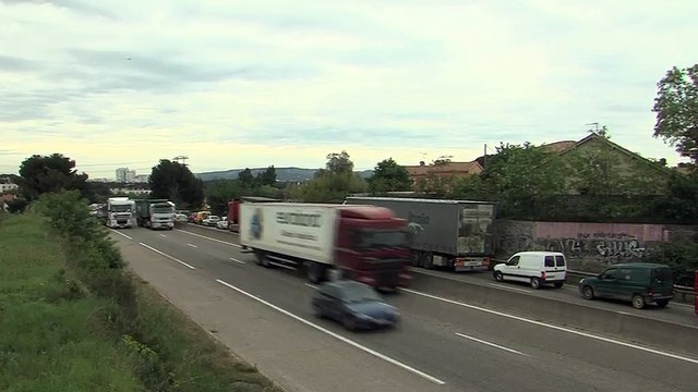Les images du ralentissement l'entrée du viaduc autoroutier de Martigues