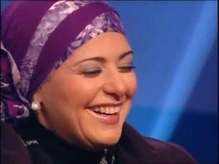 الفنانة صابرين تتحدث عن ذكرياتها المرحة مع أخوها و عن صورهم مع بعض