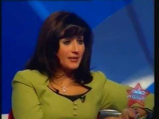 الفنانة وفاء عامر تغنى لزوجها السرى ياللى مليت بالحب حياتى