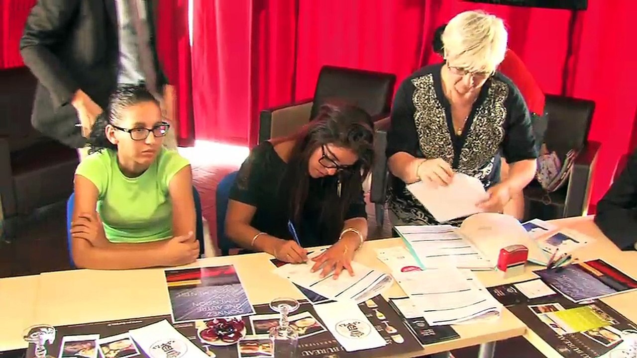 Signature de deux contrats hier après midi à Martigues