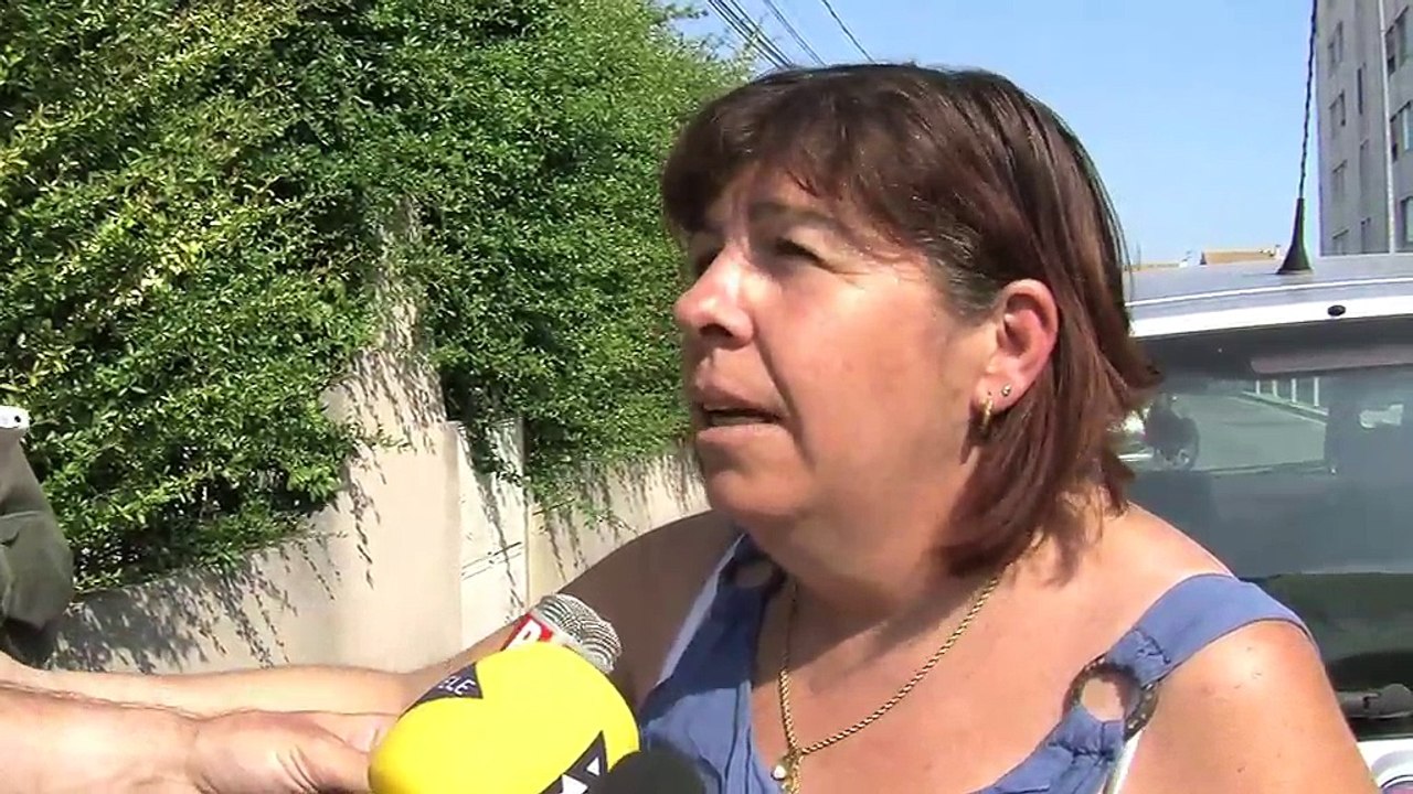 Carmen est sortie de chez elle après avoir entendu le bruit d'un accident.