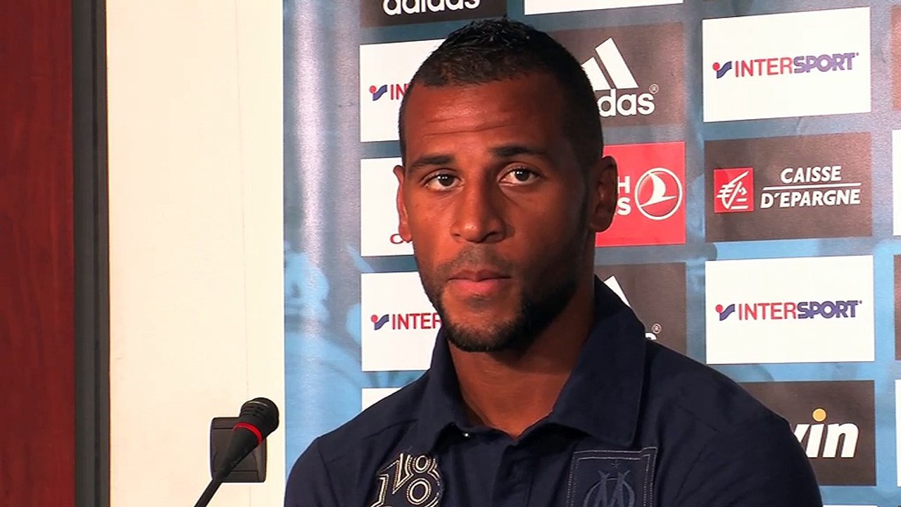 Alaixys Romao détaille les différences du synthétique puis parle des "merlus"