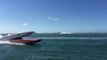 Un bateau de course en percute un autre à grande vitesse pendant une course dans les Key West