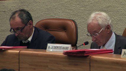 Solidarité avec le peuple philippin. Les élus martégaux observent une minute de silence