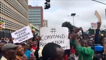 'Mugabe must go!' – Zimbabweans on streets of Harare to support military takeover of presidency