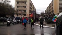 La pluie n'a pas découragé les manifestants.