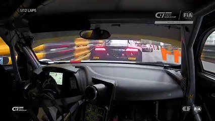 Au Grand Prix de Macao, seules quatre voitures échappent à un accident général