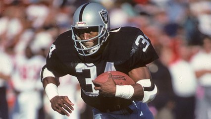 No. 5: Bo Jackson runs right into the tunnel vs. Seahawks | 'Top 10': Amazing Runs