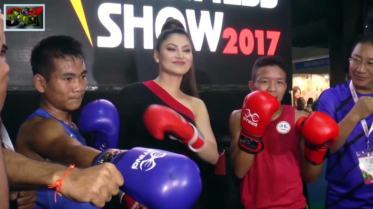 FULL ENTERTAINMENT ACTRESS