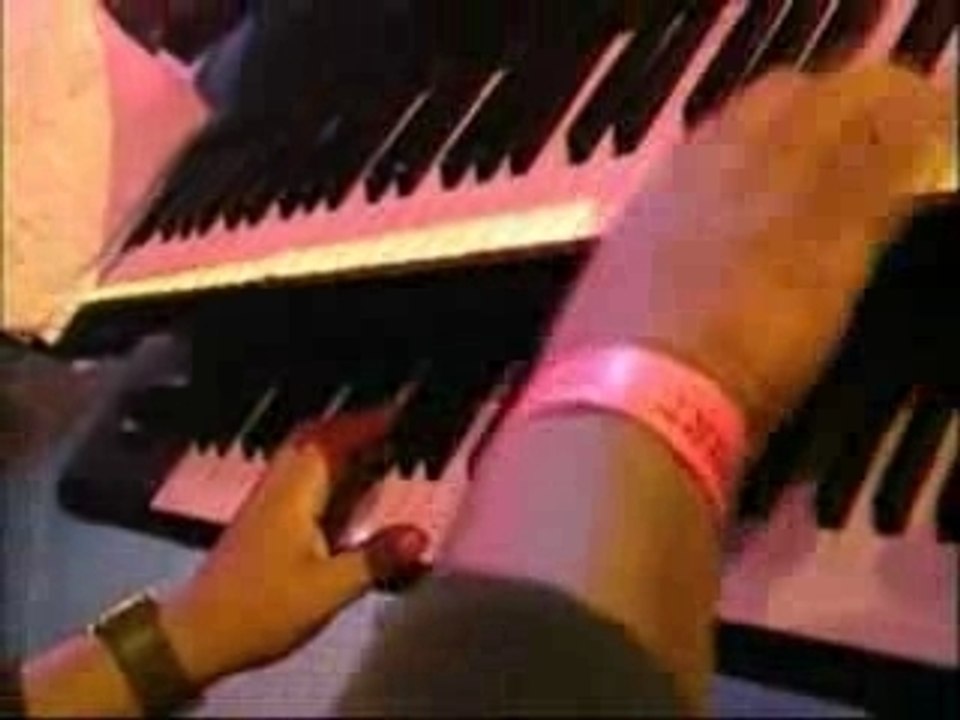 Maxi Priest - Wild world (live from NY '01)
