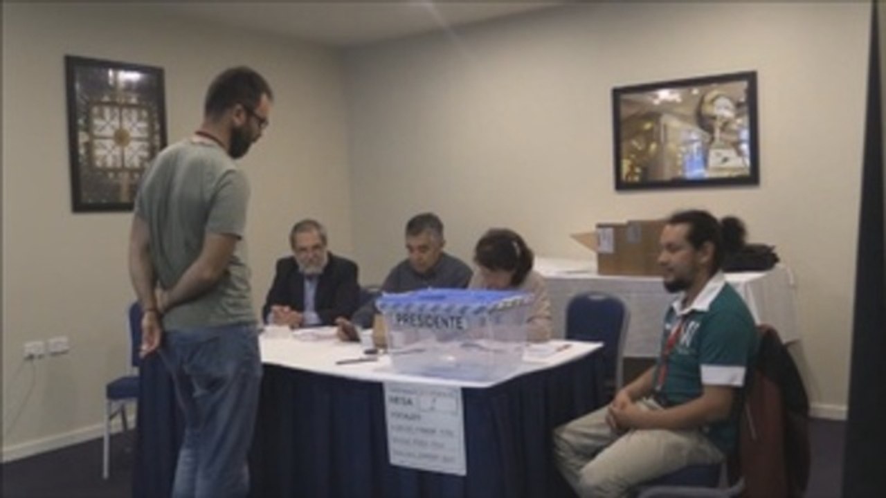 Los chilenos en Sídney estrenan el voto desde el exterior en comicios presidenciales