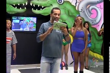 BAILARINAS DE Mini SAIA PROGRAMA DO JACARÉ 15 07 2014