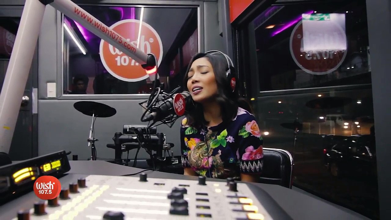 Jona performs "Pusong Ligaw" LIVE on Wish 107.5 Bus