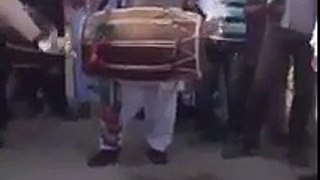 Wedding Mujra - Punjabi Dance - in Public in Pakistan by Hot Punjabi zara Khan