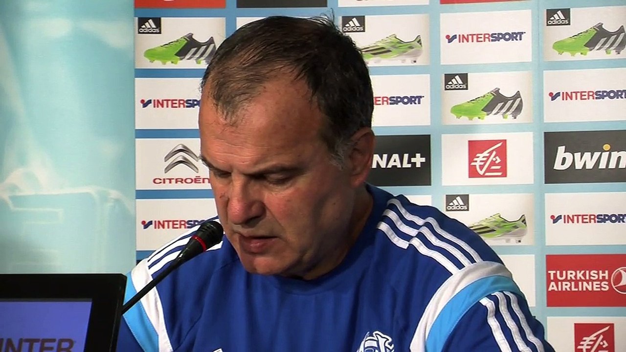 Marcelo Bielsa attend une réaction de ses joueurs face à Lens