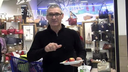 Les bénévoles du Rotary Côte Bleue rencontrent le directeur et les cliens de l'hyper