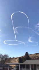 Ce pilote de la Navy s'est bien amusé dans le ciel...