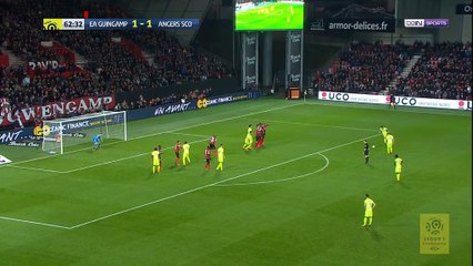 Fransa Ligi'nde frikikte kafasını direğe çarpan kaleci