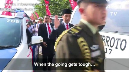 HIT SNIMAK! PREDSEDNIK SE ZAGLAVIO U SAOBRAĆAJNOJ GUŽVI: Onda se odlučio na nesvakidašnji POTEZ! Pogledajte REAKCIJU gra