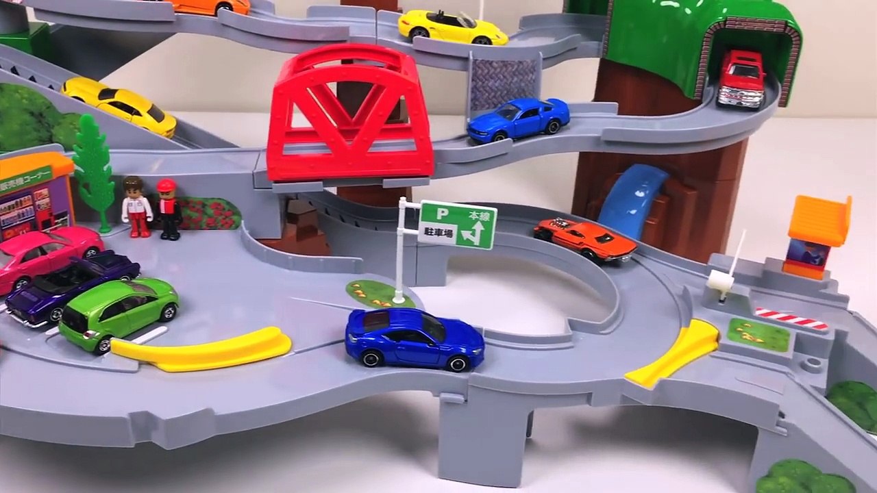 En iyi öğrenen renkler videoları, oyuncak arabalar, Tayo çocuklar için küçük otobüs