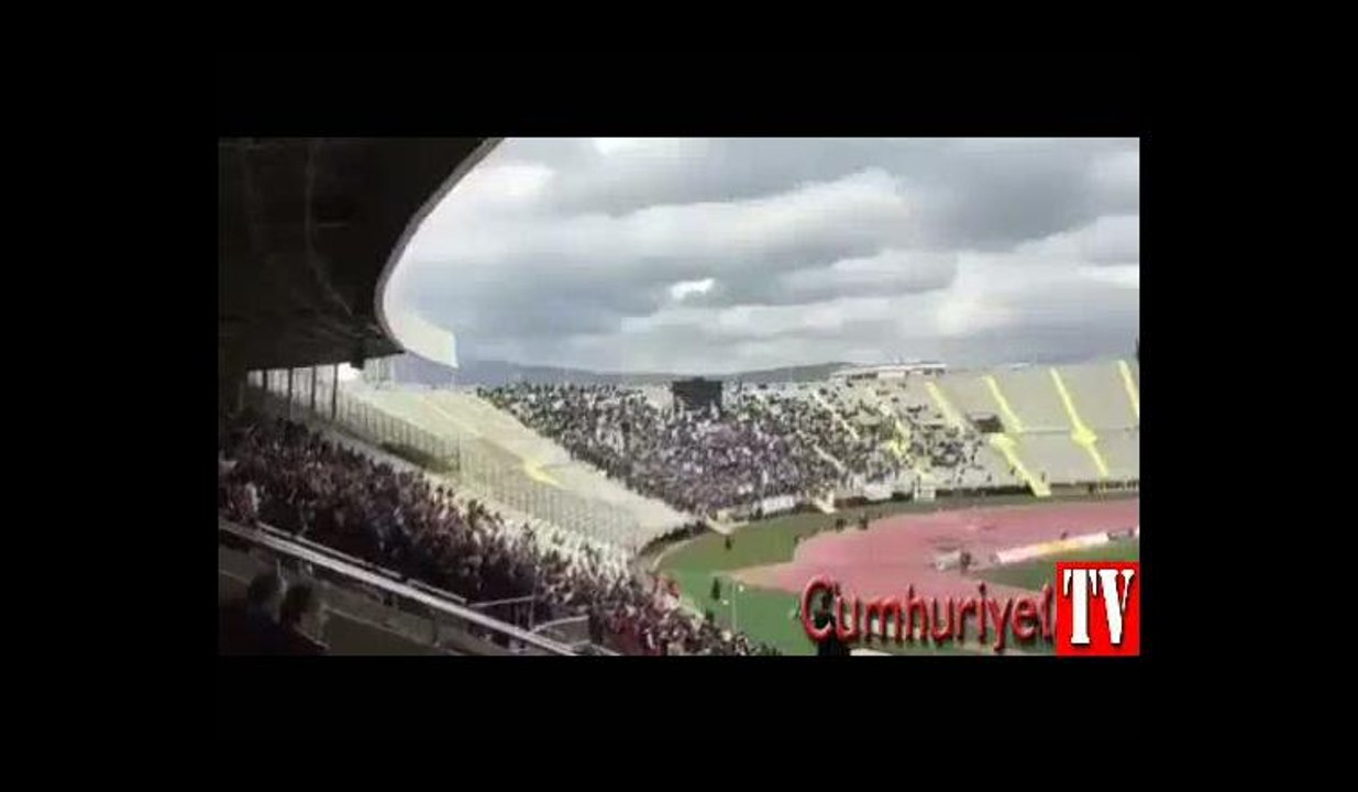 Derbide Karşıyaka ve Altay taraftarlarından bir ağızdan İzmir Marşı