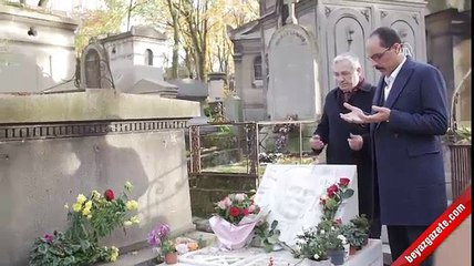 İbrahim Kalın, Ahmet Kaya'nın mezarını ziyaret etti