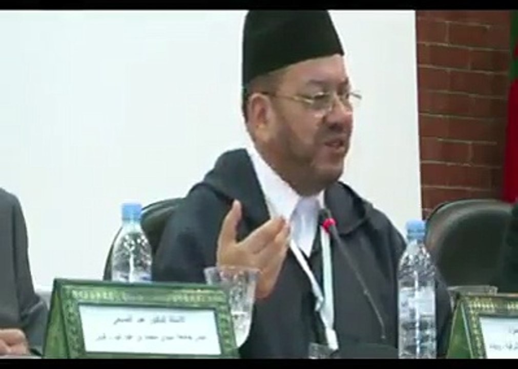 الشيخ مصطفى بنحمزة للمشعودين : بالله عليكم لا تقتلوا الناس بخرافاتكم وخزعبلاتكم .