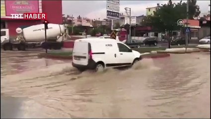 Mersin'de başlayan yağış doluya döndü, hayatı olumsuz etkiledi