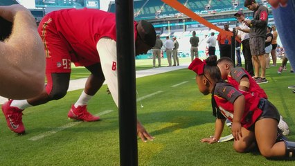 Gerald McCoy teaches kids his stance