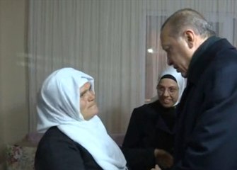 Şehit Eren Bülbül'ün Ailesini Ziyaret Etti