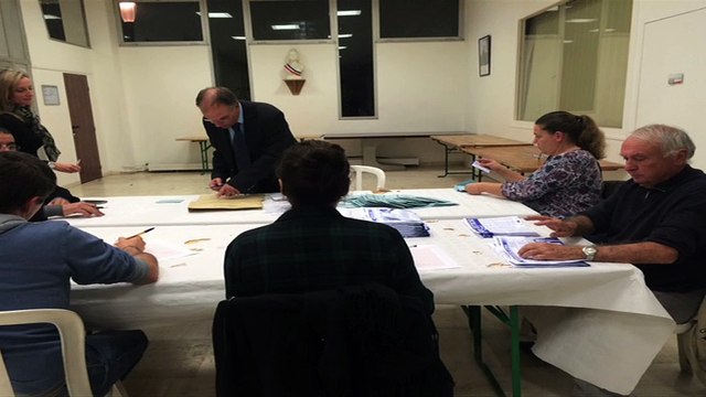 Vivez l'ambiance du dépouillement de Vitrolles avec Loretta Jobard.