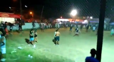 Скачать видео: Festa de estudantes termina em briga e tiroteio em João Pessoa