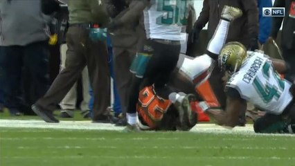 Duke Johnson shifts and jukes his way down the sideline for a 21-yard gain