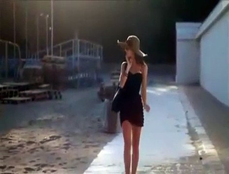 Hot Girl Doing Masti on Beach-Top Funny Videos-Top Prank Videos-Top Vines Videos-Viral Video-Funny Fails