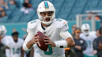 Matt Moore connects with Kenny Stills DEEP for 45 yards