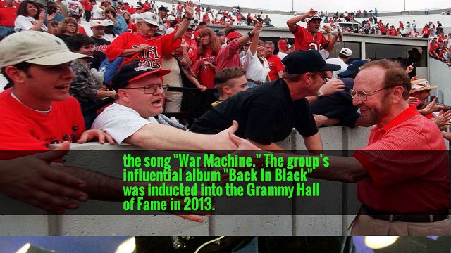 Malcolm Young, Whose Guitar Riffs Helped Propel AC/DC to Fame, Dies at 64