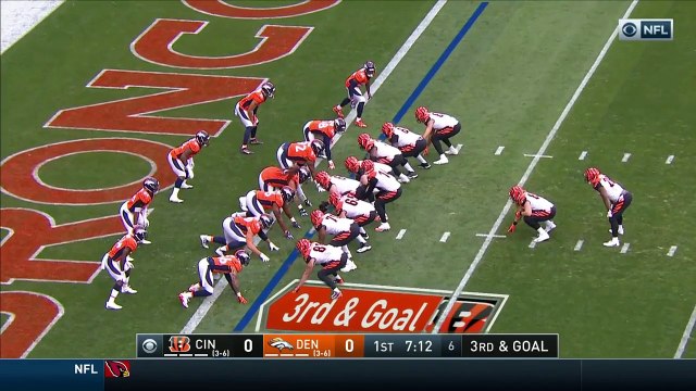 Cincinnati Bengals quarterback Andy Dalton lobs an easy 1-yard TD to tight end Tyler Kroft