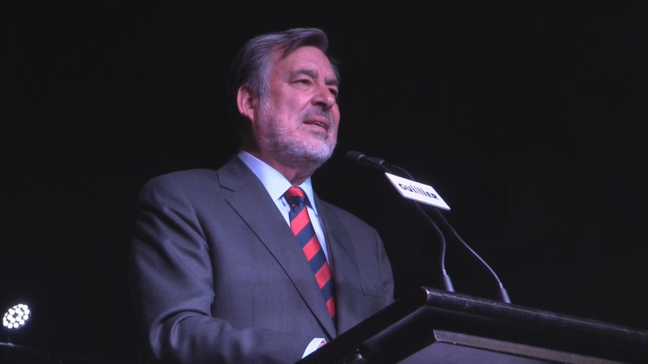 "Esta noche comienza un nuevo Chile", dice Guillier, convenido de ganar