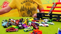 HOTWHEELS TransporteHOTWHEELS Transporr Truck vs. Monster Trucks! - Toy cars videos for kids to Learn Colors-w73tcxO0b38