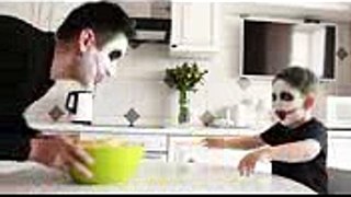 Funny Baby Joker БИТВА МАКАРОНАМИ Baby Joker vs Joker Dad - Food Fight Real Life Superhero Movie