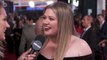 Kelly Clarkson Talks Performing With P!nk, Women Empowerment and Her New Album | 2017 AMAs