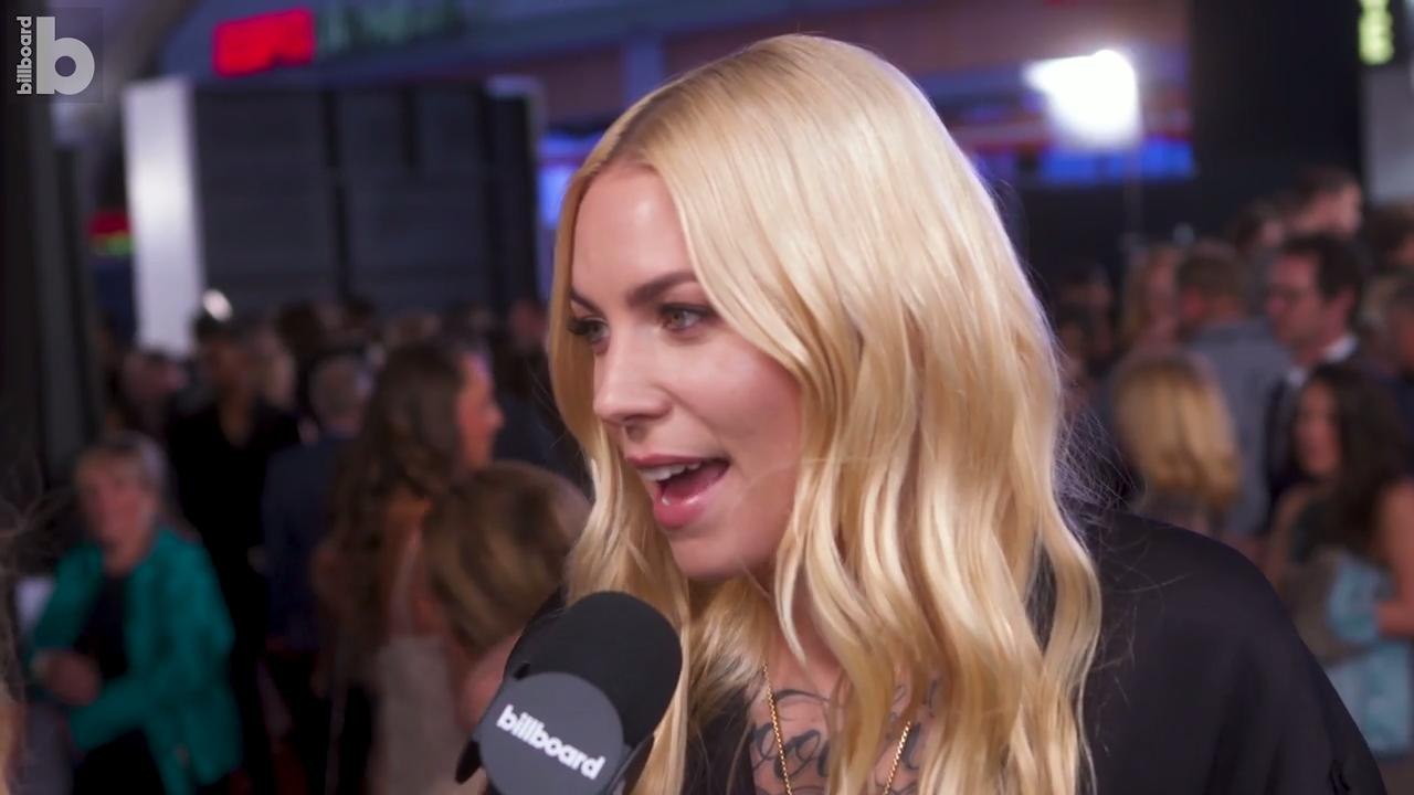 Skylar Grey on Performing With Eminem on 'SNL' and Writing "Walk on Water" | 2017 AMAs