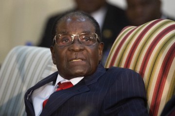 Zimbabwe:  Robert Mugabe ne démissionne toujours pas