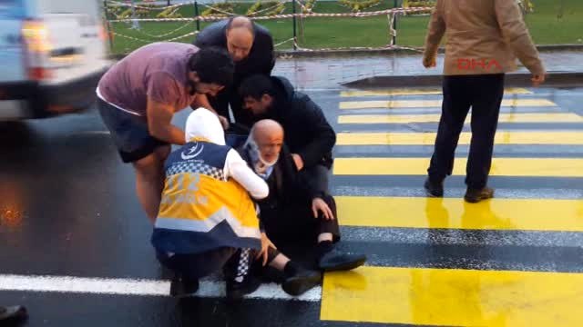 Tekirdağ Hafif Ticari Aracın Çarptığı Lise Müdürü Yaralandı