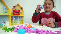 Peppa Pig Toy House Building Sets with Kinder Surprise Eggs and Play Doh Peppa Dough