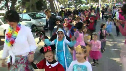 La parade carnavalesque de Croix Sainte.
