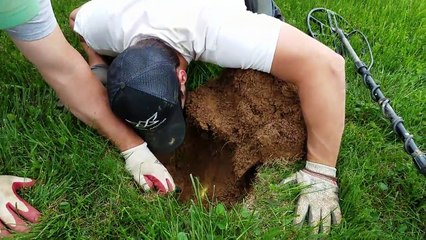 Metal detecting colonial farm fields | Coin Shooting