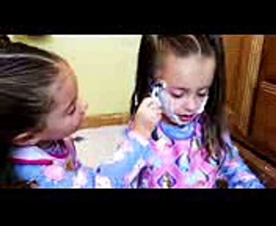 BAD BABY FREAKS OUT GIANT MESS GIRLS in Real Life vs MaddaKenz Twins Family Kids Toy Review Vlog